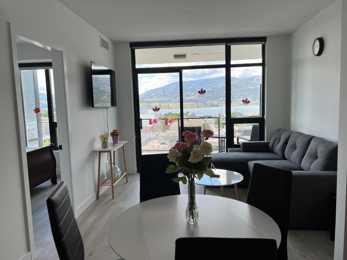 Amazing Brand New Lakeview Condo Downtown Kelowna Exterior photo