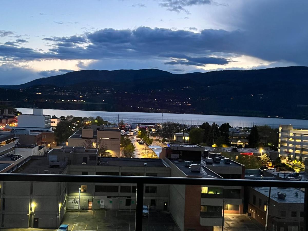 Amazing Brand New Lakeview Condo Downtown Kelowna Exterior photo